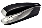 Dziurkacz i zszywacz - Leitz Zszywacz średni metalowy  NeXXt Style Satynowa czerń - 55620094