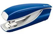 Dziurkacz i zszywacz - Leitz Zszywacz średni metalowy  NeXXt Niebieski - 55020035