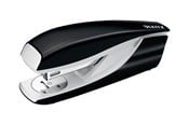 Dziurkacz i zszywacz - Leitz Zszywacz średni metalowy NeXXt Czarny - 55020095