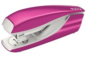 Dziurkacz i zszywacz - Leitz Zszywacz średni metalowy NeXXt Series Różowy - 55021023