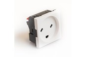 Przelaczniki - Legrand 2p+e skt tamperproof danish std - 77509