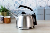 Czajnik elektryczny - Russell Hobbs Czajnik elektryczny K65 Anniversary 25860-70 - Szczotkowana stal nierdzewna - 2400 W - 25860-70