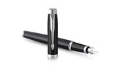 Przybory do pisania i rysowania - Parker IM Fountain Pen | Matte Black with Chrome Trim | Medium Point with Blue Ink Cartridge | Gift Box - 2143638