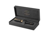 Przybory do pisania i rysowania - Parker Duofold Centennial Fountain Pen | Classic Black with Gold Trim | Medium Solid Gold Nib | Black Ink and Convertor | Premium Gift Box - 1931382
