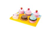 Zabawa w udawanie - Small Foot - Wooden Play Food Cupcakes and Cake Set 13dlg. - 10149