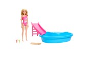 Lalki i akcesoria - Barbie Doll And Pool Playset Blonde With Pool Slide Towel And Drink Accessories - HRJ74
