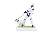 Drobiazgi - Nemesis Now - Star Wars - Stormtrooper - Mans Best Friend - Figurka - B7364A26
