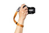 Pasek do aparatu - Peak Design Cuff Leather Camera Strap Wrist - Amber - LRS-WR-AM-1