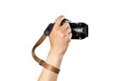 Pasek do aparatu - Peak Design Cuff Leather Camera Strap Wrist - Tan - LRS-WR-BN-1