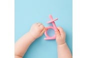 Akcesoria dla niemowlat - Akuku Silicone teether/toothbrush SNAIL_pink - A0115