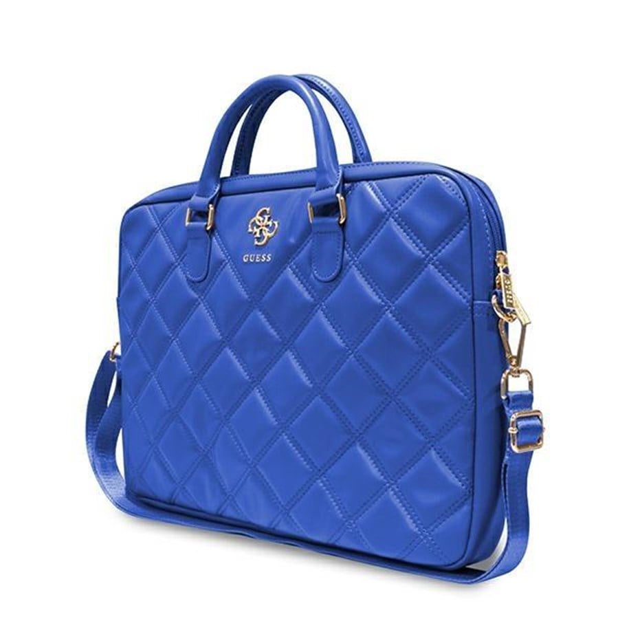Torba, plecak i pokrowiec na laptopa - GUESS Quilted 4G bag for a 16" laptop - blue - 3666339214111